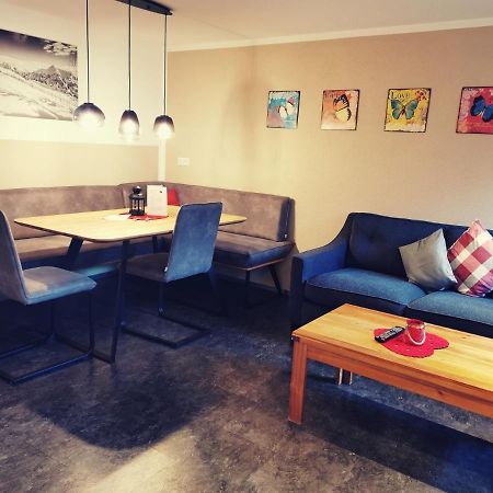Hof Neuhaus Apartment ไมย์อาโฮเฟิน ภายนอก รูปภาพ