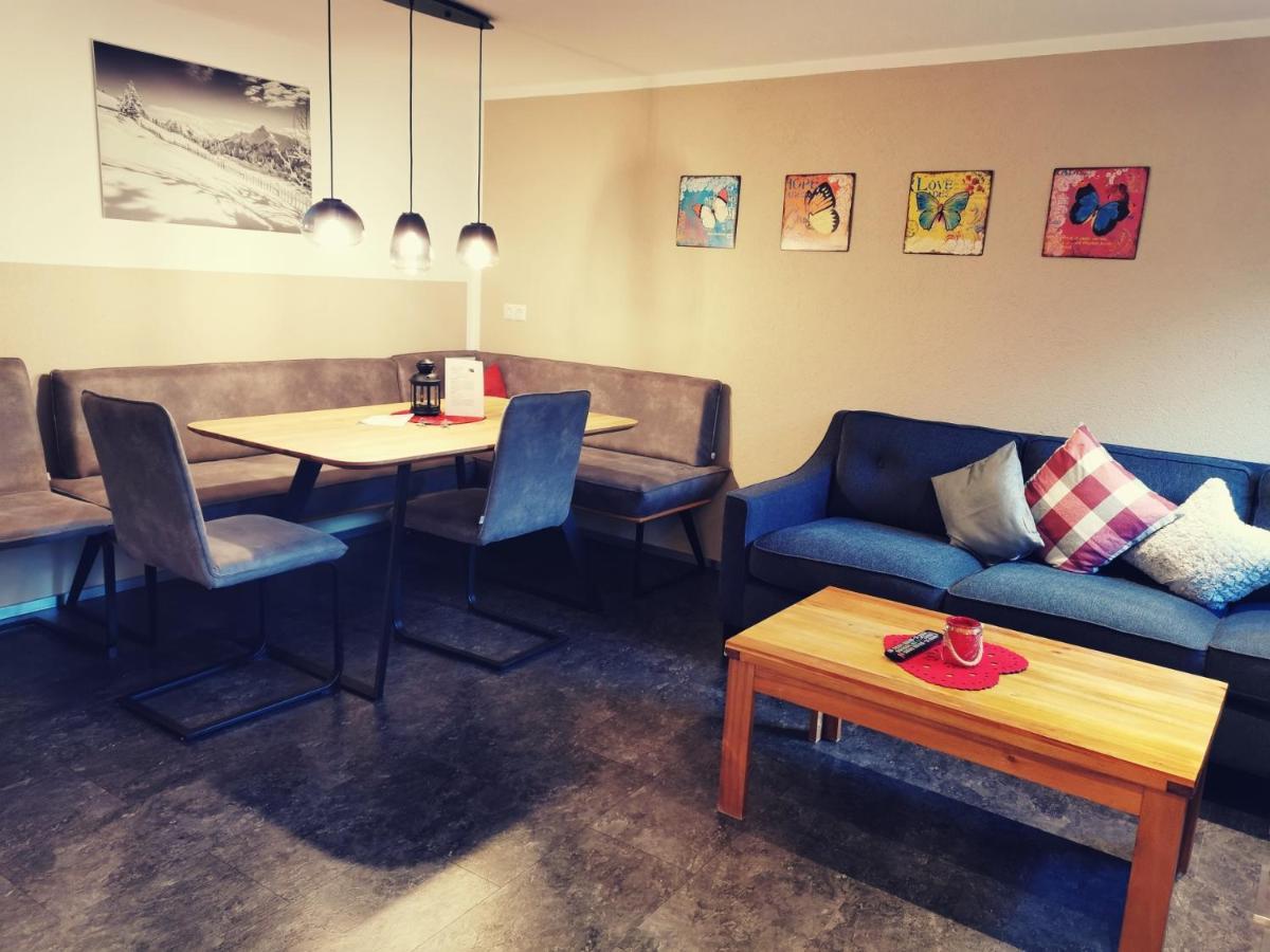Hof Neuhaus Apartment ไมย์อาโฮเฟิน ภายนอก รูปภาพ