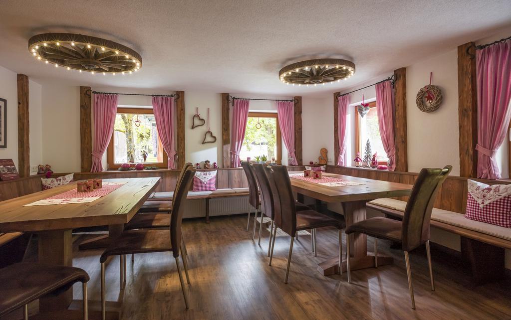 Hof Neuhaus Apartment ไมย์อาโฮเฟิน ภายนอก รูปภาพ