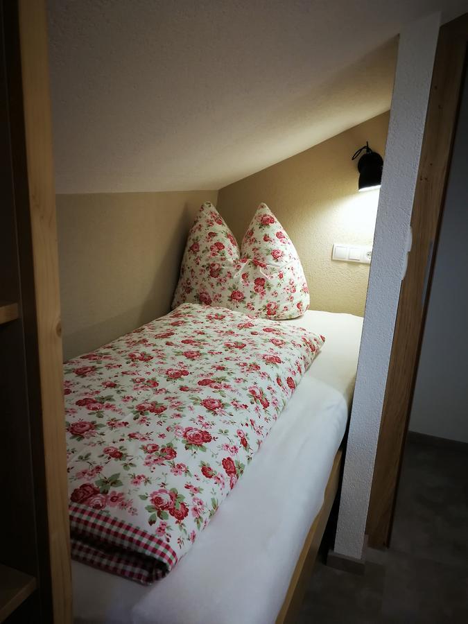 Hof Neuhaus Apartment ไมย์อาโฮเฟิน ภายนอก รูปภาพ