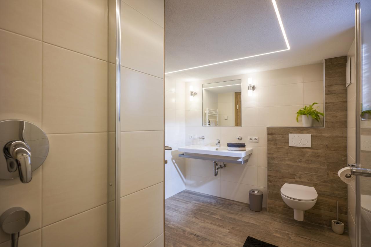 Hof Neuhaus Apartment ไมย์อาโฮเฟิน ภายนอก รูปภาพ