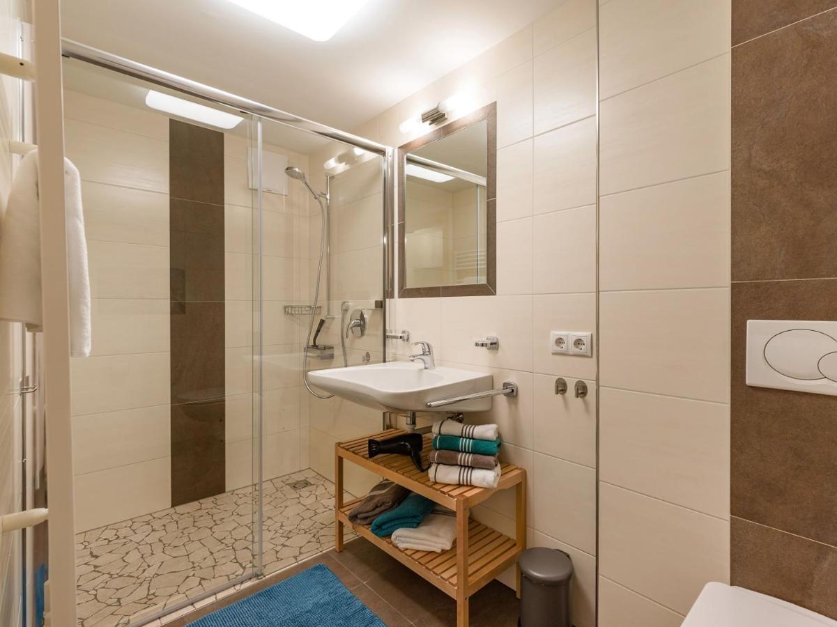 Hof Neuhaus Apartment ไมย์อาโฮเฟิน ภายนอก รูปภาพ